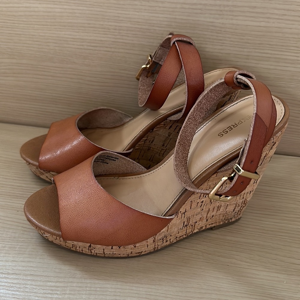 Express Cognac Tan Wedges 7 - Picture 4 of 16